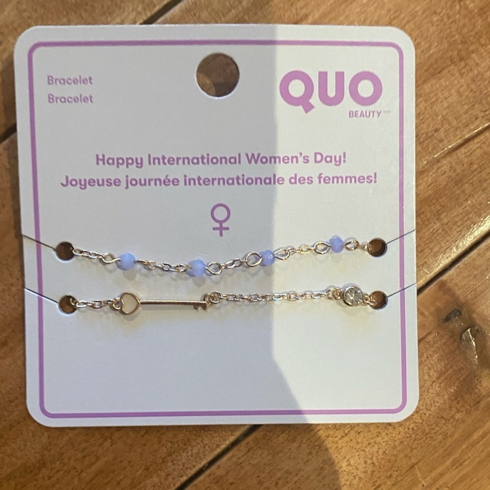 🆕 NWT Set of 2 INTERNATIONAL WOMENS Day bracelets Gold toned
